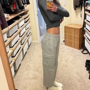 Aritzia “Cozy Fleece Mega Cargo Sweatpant” XS